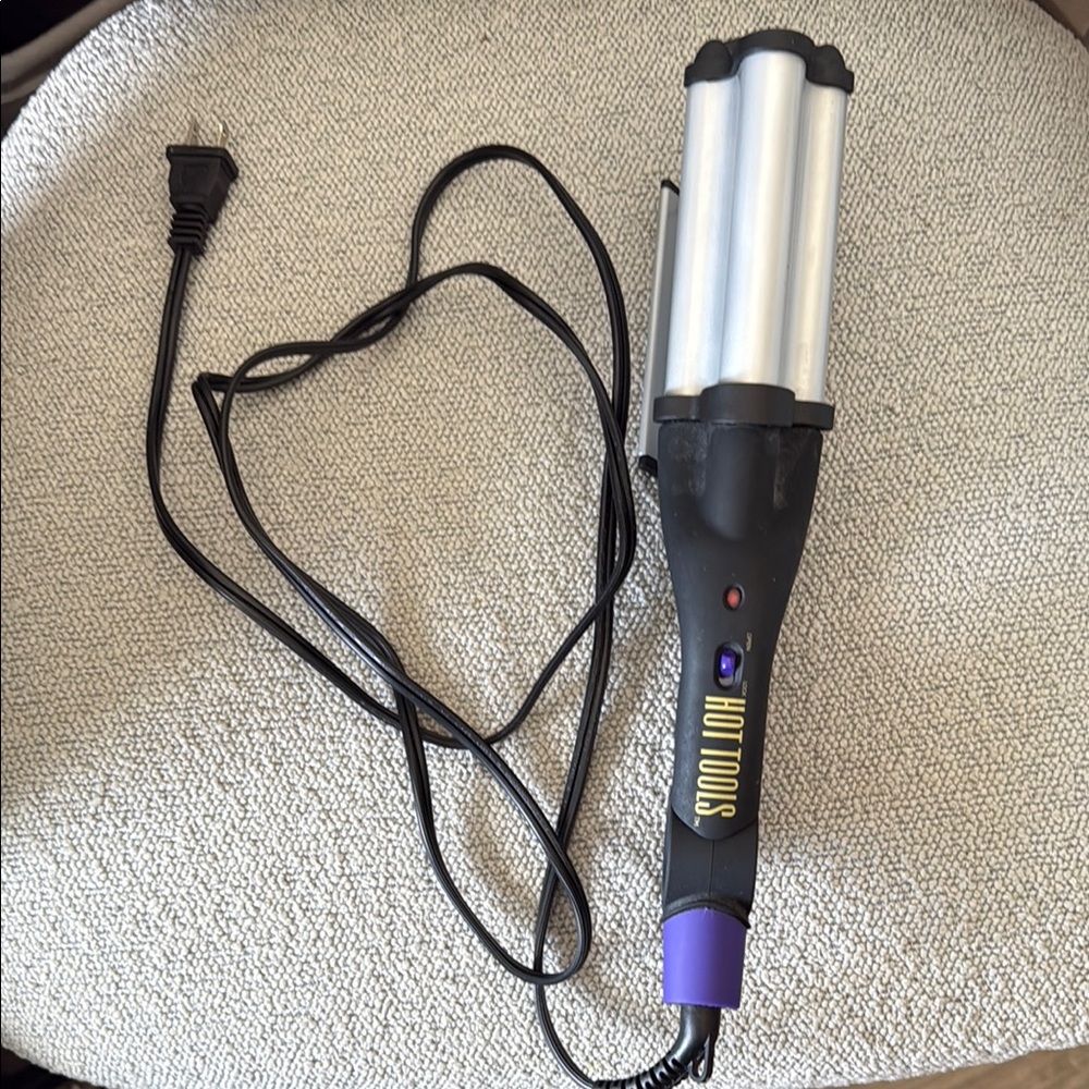 Hot Tools Black and Silver Hair Waver